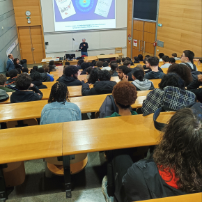 Intervention de Charles Antoine : « La découverte du monde quantique. Déjà un siècle et ce n'est qu'un début ! » devant une centaine d’élèves de Terminale du lycée de Moissy Cramayel (77).